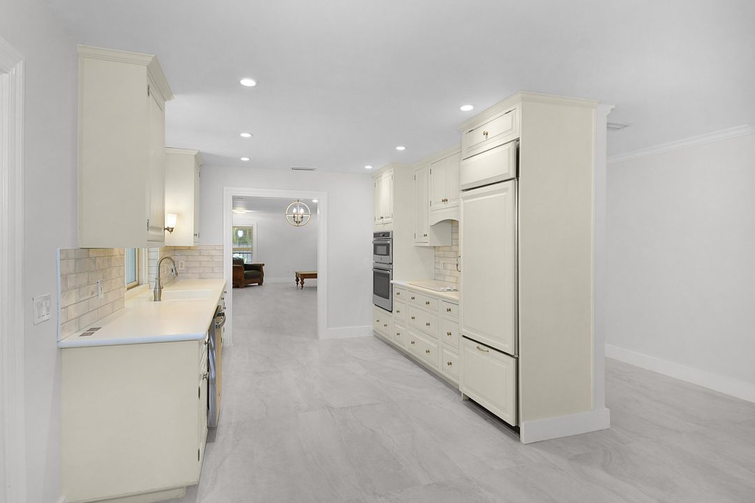 En Venta: $1,275,000 (3 camas, 2 baños, 2431 Pies cuadrados)