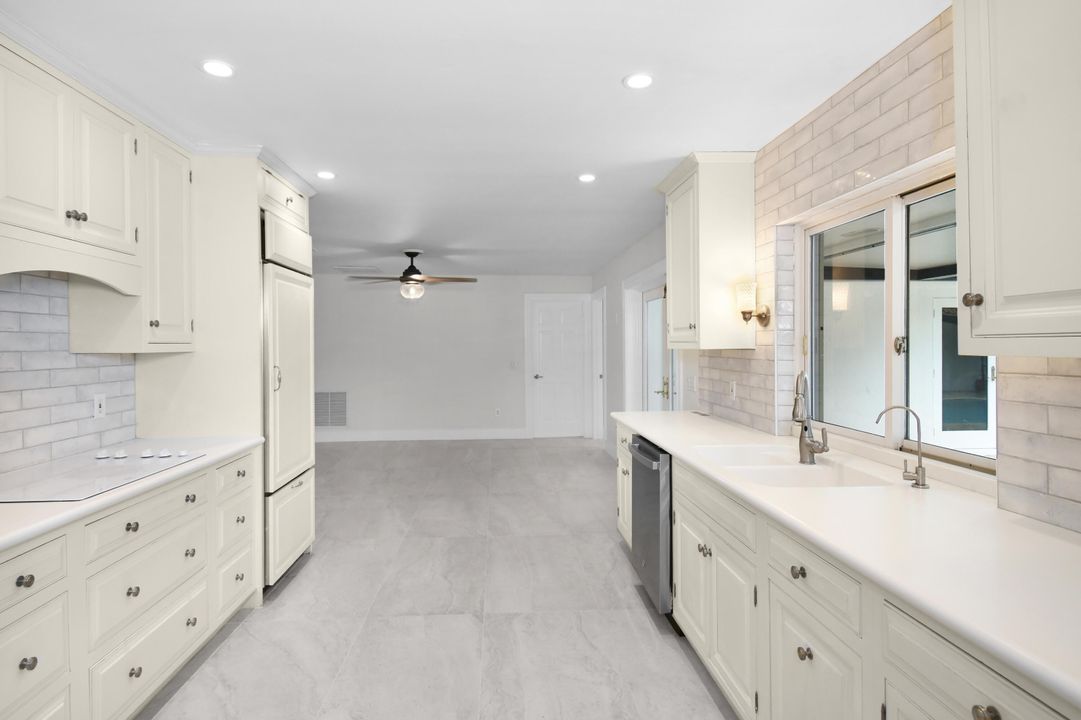 En Venta: $1,275,000 (3 camas, 2 baños, 2431 Pies cuadrados)