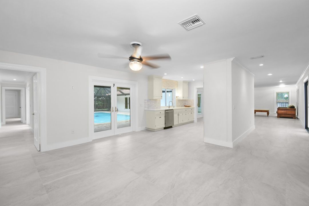 En Venta: $1,275,000 (3 camas, 2 baños, 2431 Pies cuadrados)