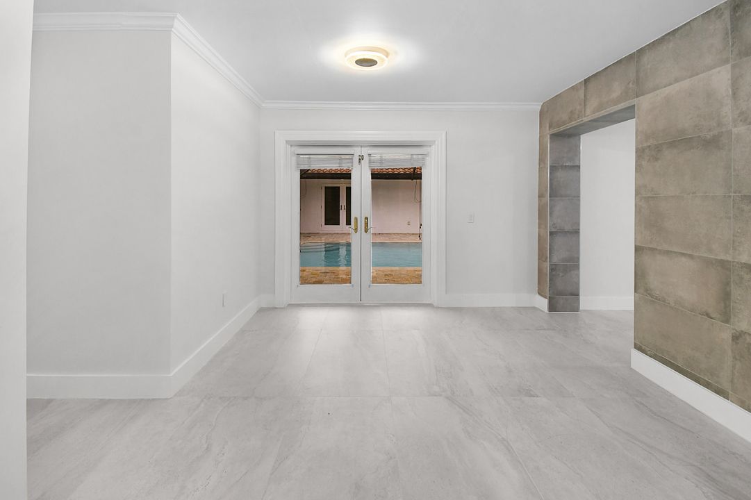 En Venta: $1,275,000 (3 camas, 2 baños, 2431 Pies cuadrados)