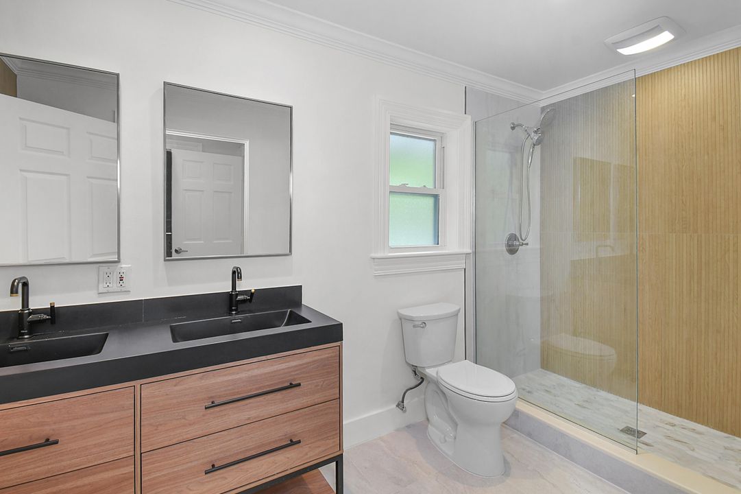 En Venta: $1,275,000 (3 camas, 2 baños, 2431 Pies cuadrados)