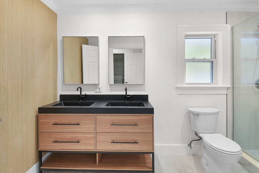 En Venta: $1,275,000 (3 camas, 2 baños, 2431 Pies cuadrados)