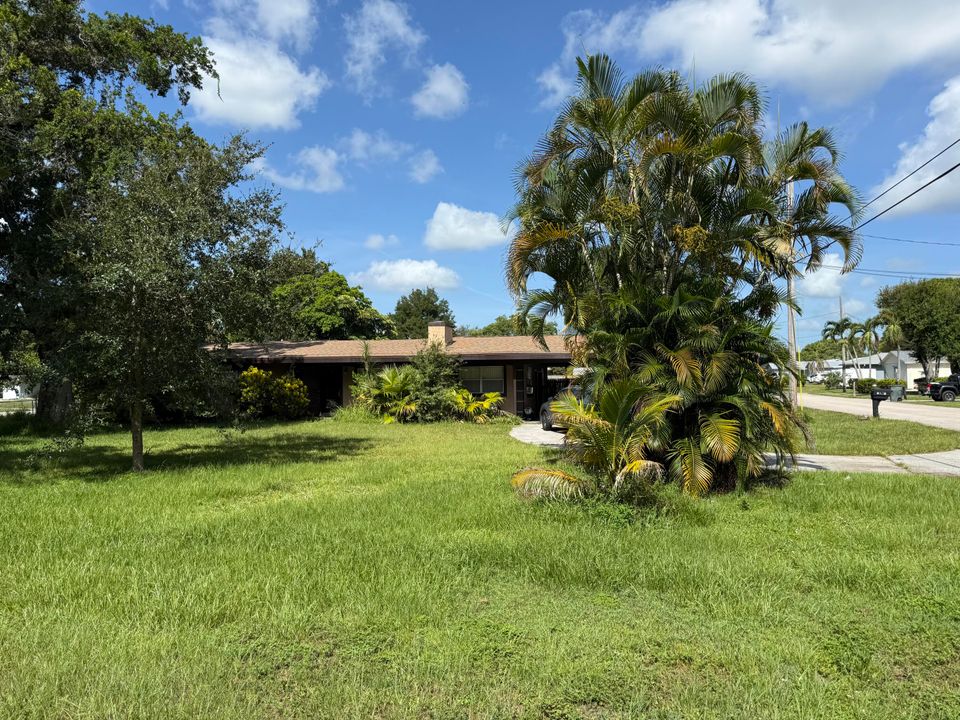 合同活跃: $279,900 (3 贝兹, 2 浴室, 1613 平方英尺)