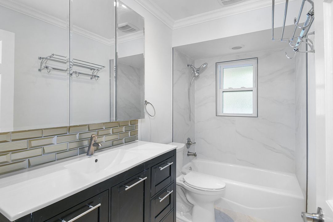 En Venta: $1,275,000 (3 camas, 2 baños, 2431 Pies cuadrados)