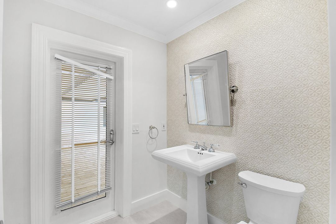 En Venta: $1,275,000 (3 camas, 2 baños, 2431 Pies cuadrados)