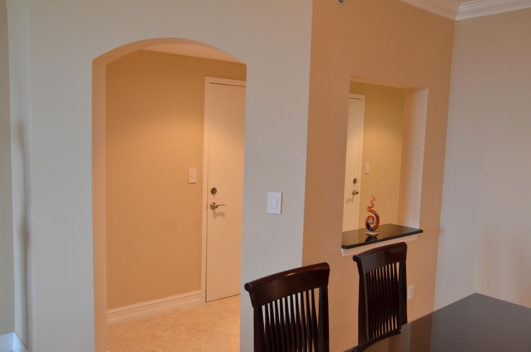 Active With Contract: $3,200 (2 beds, 2 baths, 1558 Square Feet)