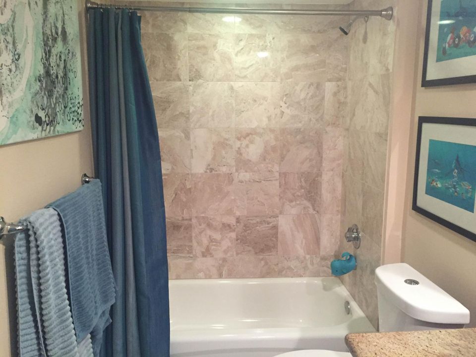 Active With Contract: $3,200 (2 beds, 2 baths, 1558 Square Feet)