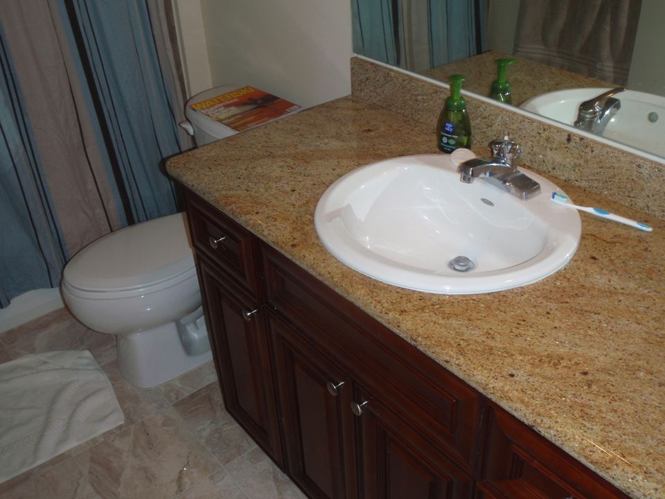 Active With Contract: $3,200 (2 beds, 2 baths, 1558 Square Feet)