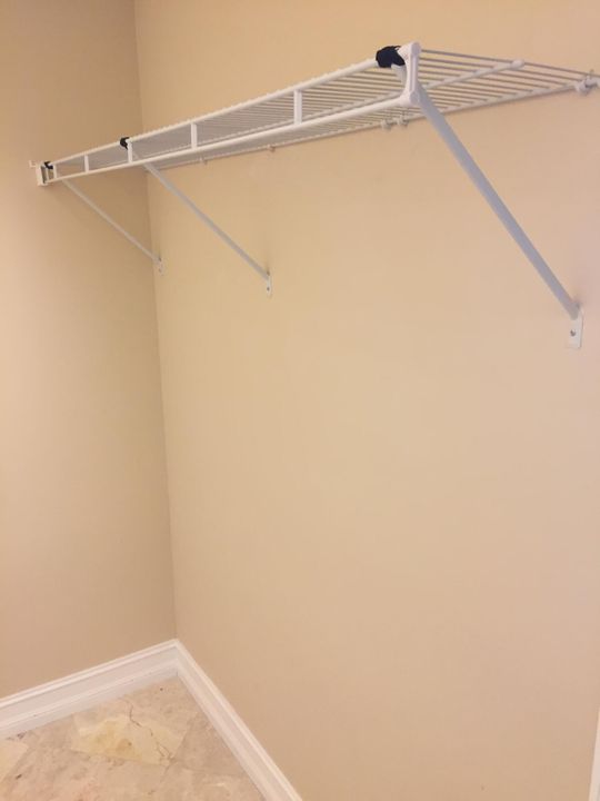 Active With Contract: $3,200 (2 beds, 2 baths, 1558 Square Feet)