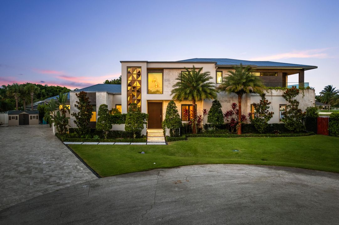 Vendido Recientemente: $5,685,000 (6 camas, 7 baños, 5611 Pies cuadrados)