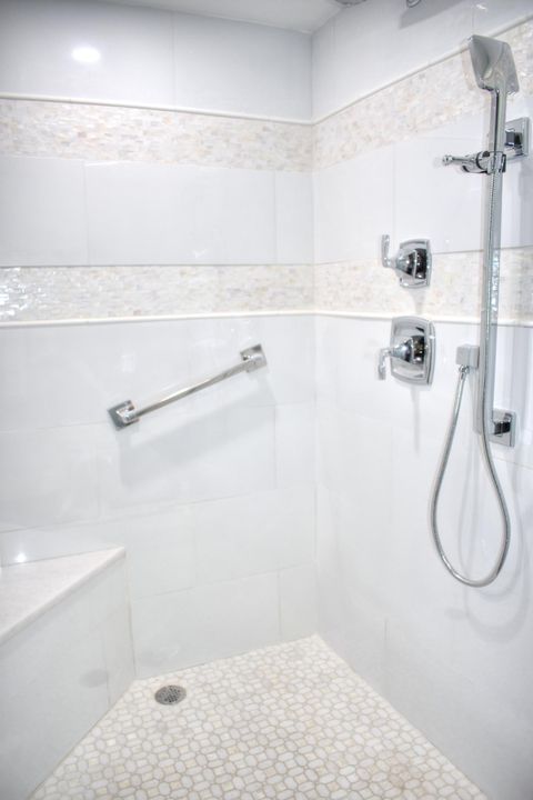 Activo con contrato: $5,800 (2 camas, 2 baños, 1385 Pies cuadrados)