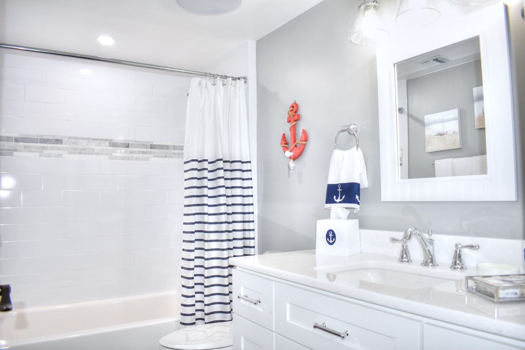 Activo con contrato: $5,800 (2 camas, 2 baños, 1385 Pies cuadrados)