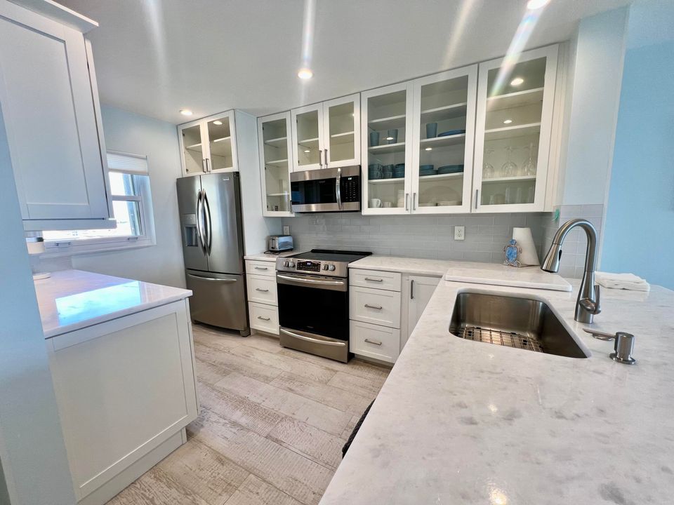 出租: $5,900 (2 贝兹, 2 浴室, 1113 平方英尺)