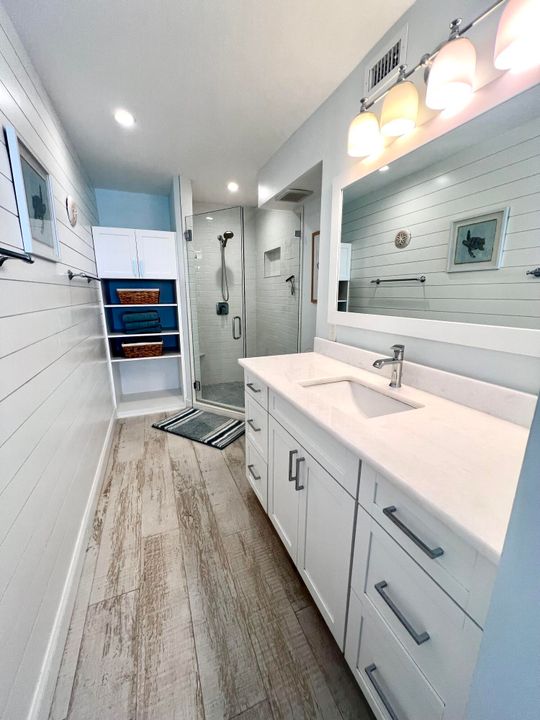 出租: $5,900 (2 贝兹, 2 浴室, 1113 平方英尺)