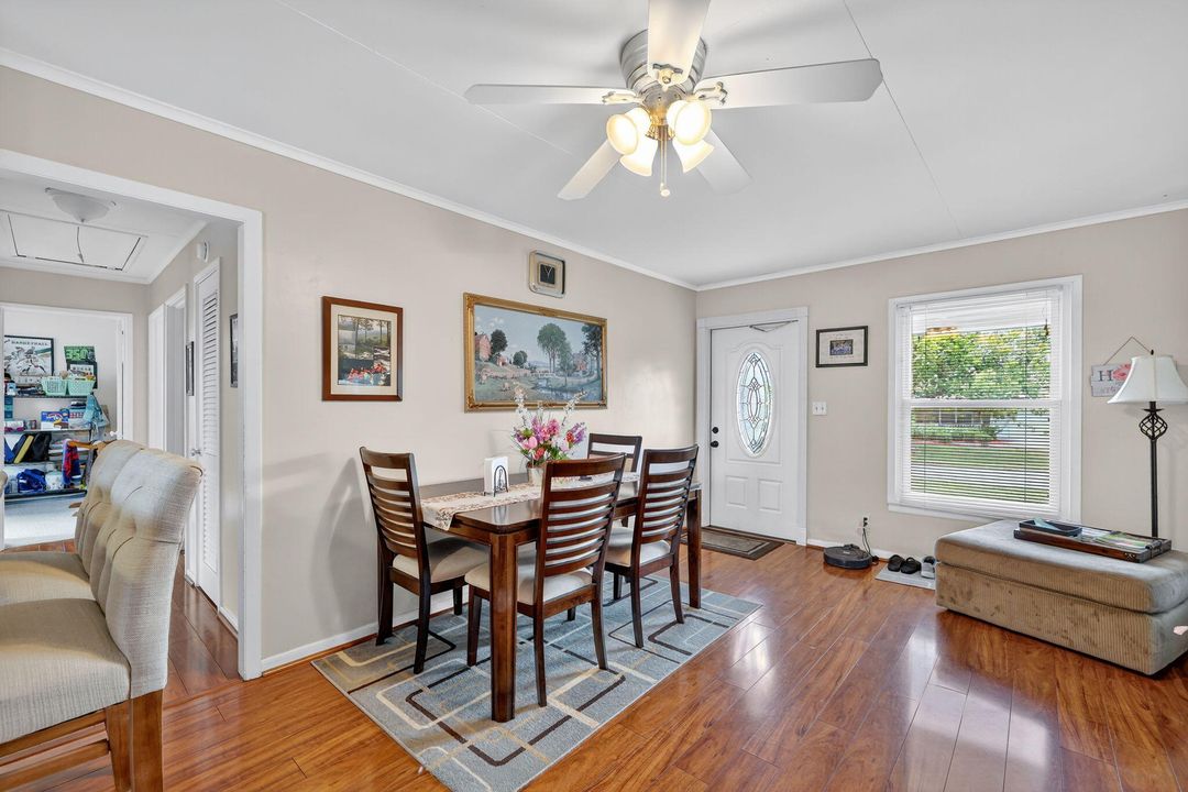 Под контрактом: $525,000 (4 спален, 3 ванн, 1850 Квадратных фут)