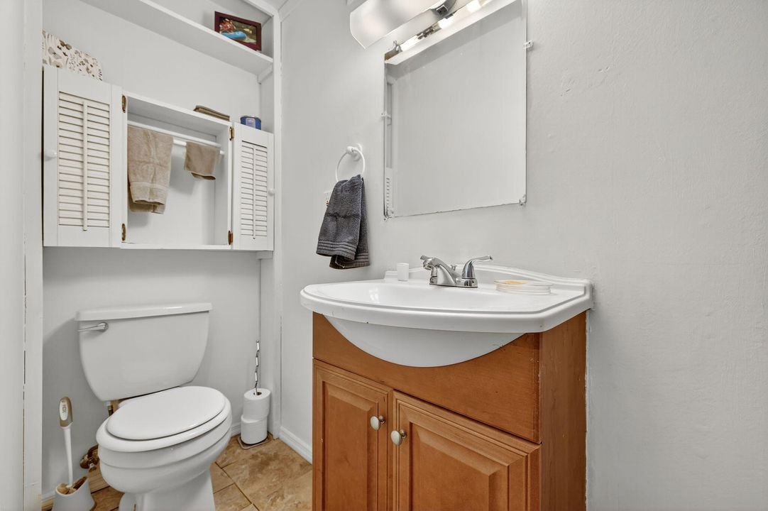 Под контрактом: $525,000 (4 спален, 3 ванн, 1850 Квадратных фут)