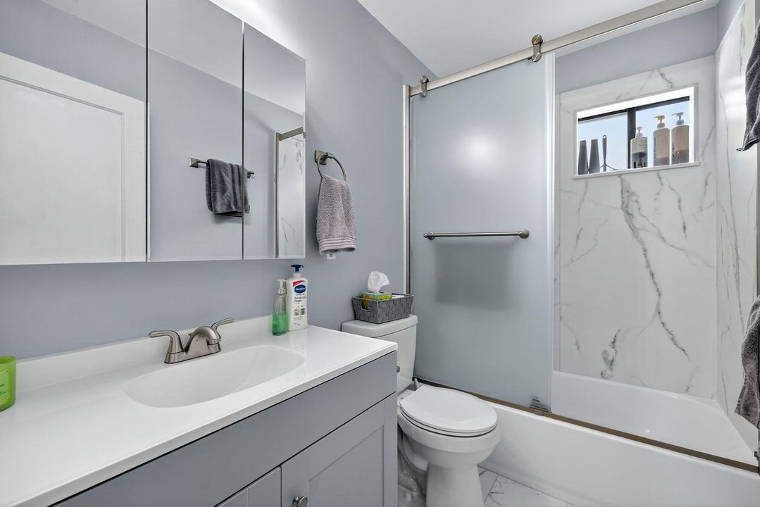 Под контрактом: $525,000 (4 спален, 3 ванн, 1850 Квадратных фут)