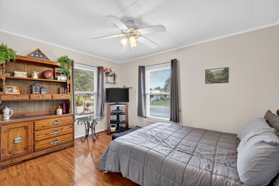 Под контрактом: $525,000 (4 спален, 3 ванн, 1850 Квадратных фут)