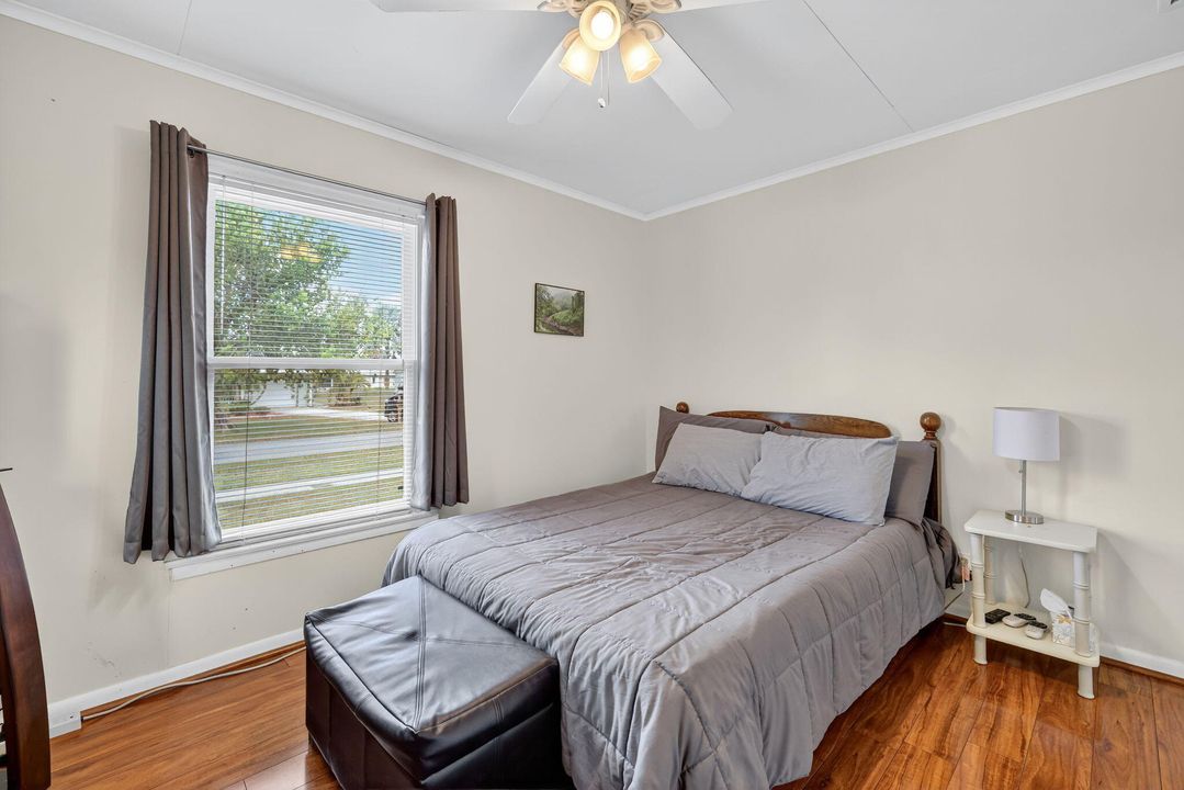 Под контрактом: $525,000 (4 спален, 3 ванн, 1850 Квадратных фут)