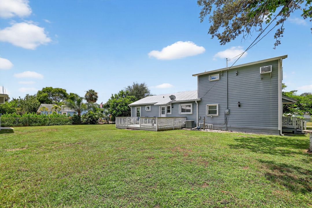 Под контрактом: $525,000 (4 спален, 3 ванн, 1850 Квадратных фут)