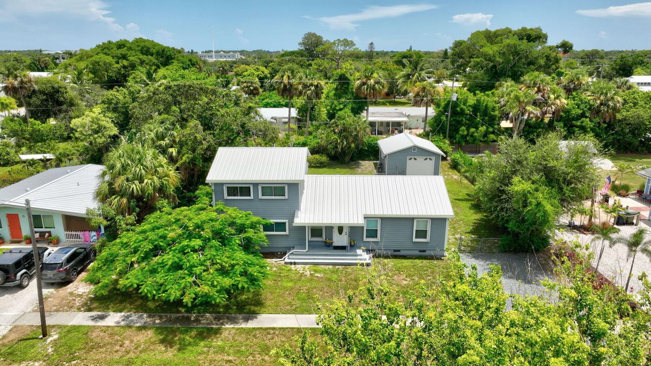 Под контрактом: $525,000 (4 спален, 3 ванн, 1850 Квадратных фут)