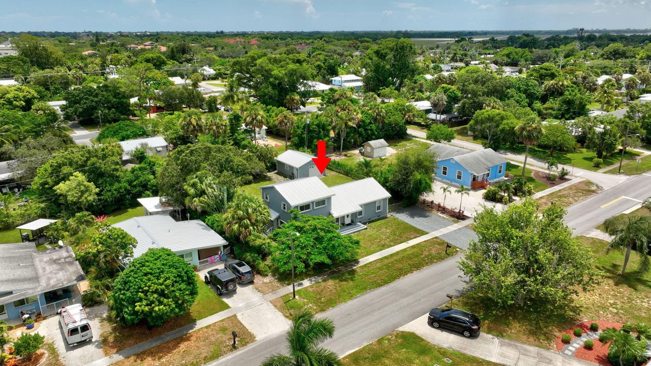 Под контрактом: $525,000 (4 спален, 3 ванн, 1850 Квадратных фут)