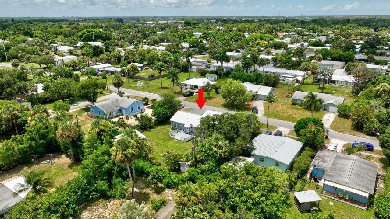 Под контрактом: $525,000 (4 спален, 3 ванн, 1850 Квадратных фут)