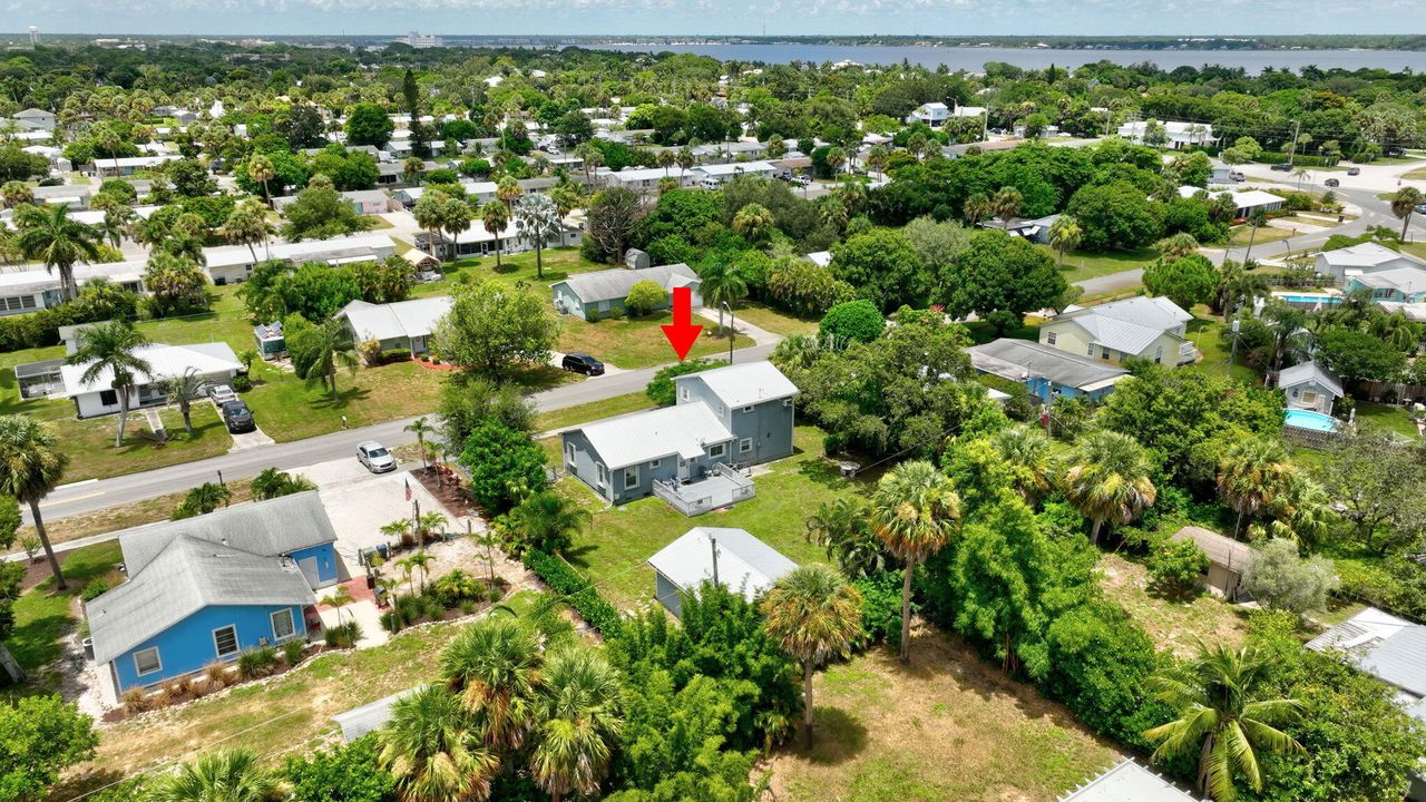 Под контрактом: $525,000 (4 спален, 3 ванн, 1850 Квадратных фут)