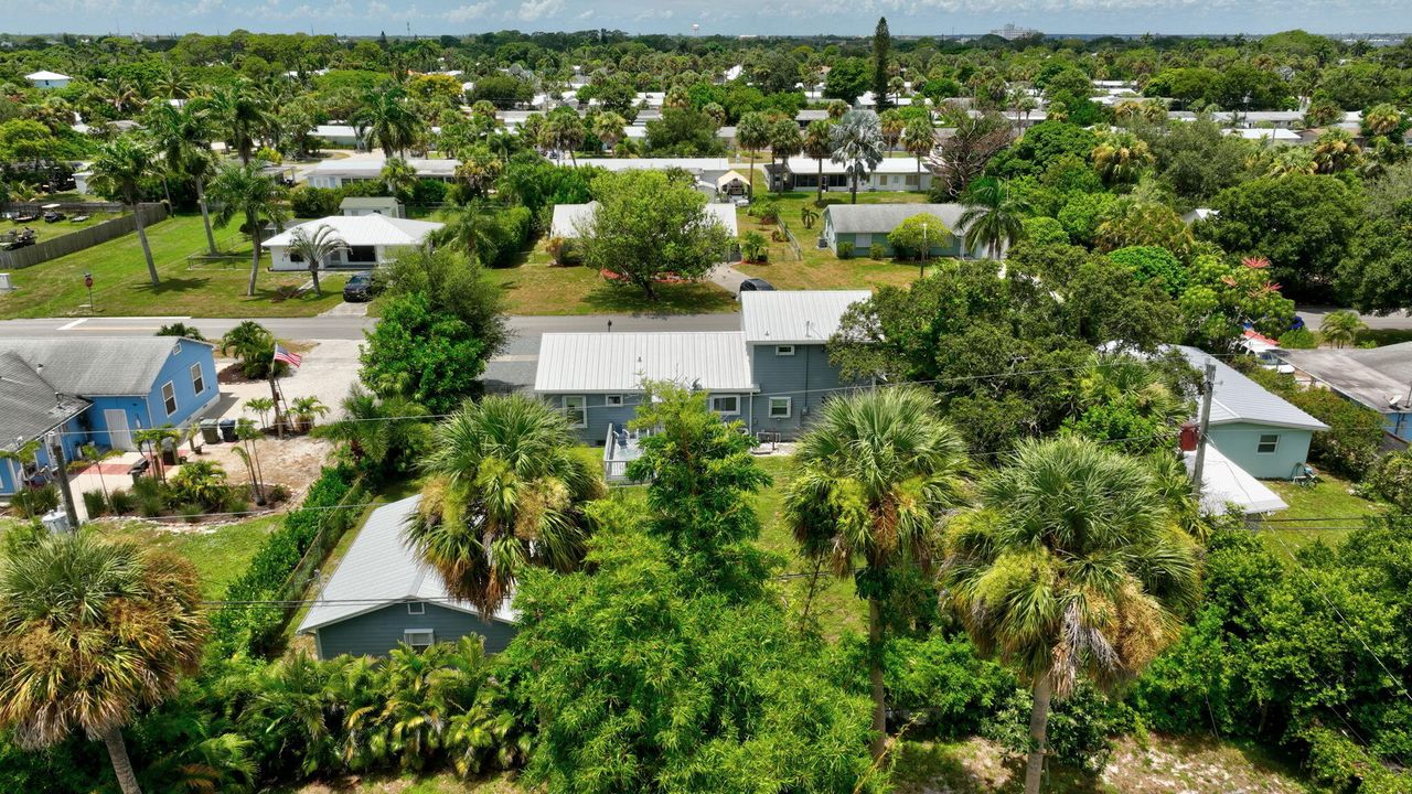 Под контрактом: $525,000 (4 спален, 3 ванн, 1850 Квадратных фут)