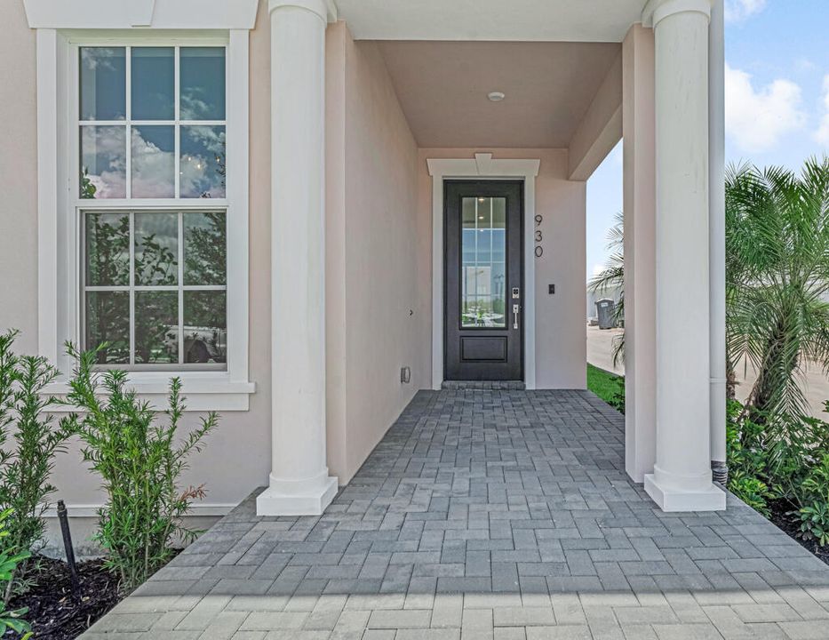 出租: $3,900 (3 贝兹, 3 浴室, 1834 平方英尺)