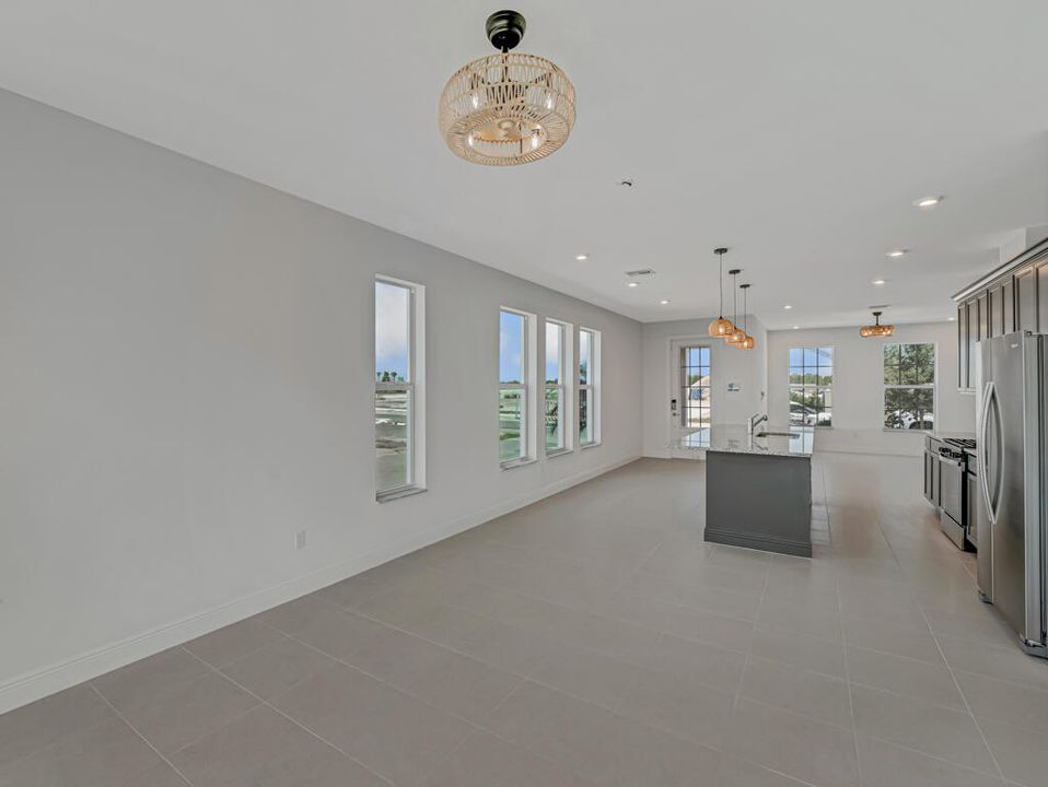 出租: $3,900 (3 贝兹, 3 浴室, 1834 平方英尺)