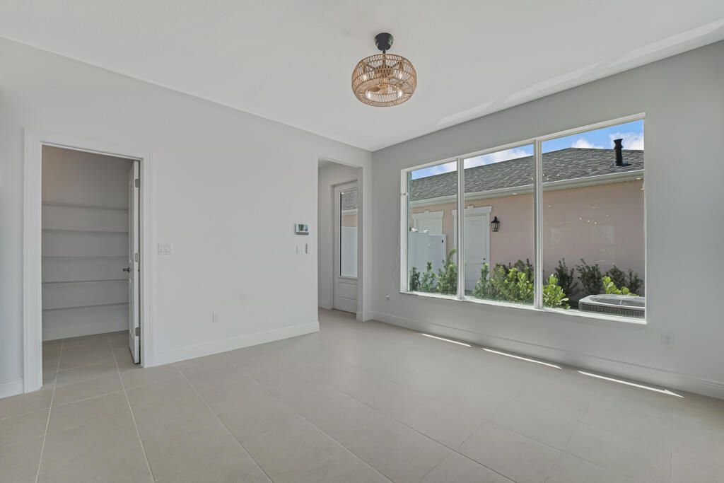 出租: $3,900 (3 贝兹, 3 浴室, 1834 平方英尺)