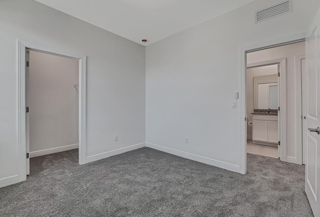 出租: $3,900 (3 贝兹, 3 浴室, 1834 平方英尺)