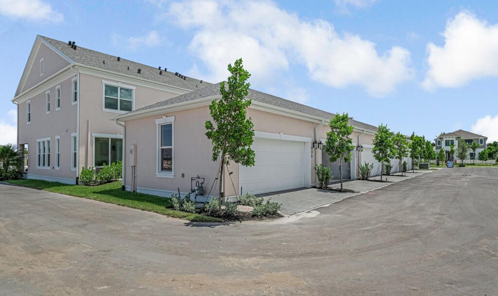 出租: $3,900 (3 贝兹, 3 浴室, 1834 平方英尺)