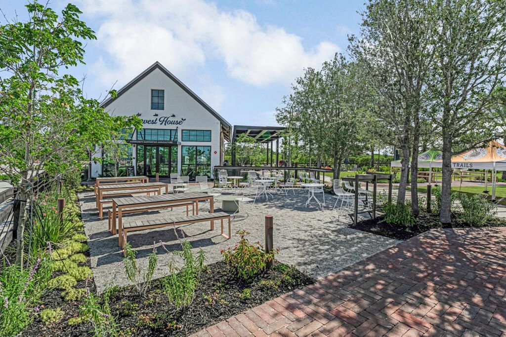 出租: $3,900 (3 贝兹, 3 浴室, 1834 平方英尺)