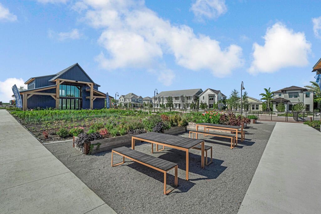 出租: $3,900 (3 贝兹, 3 浴室, 1834 平方英尺)