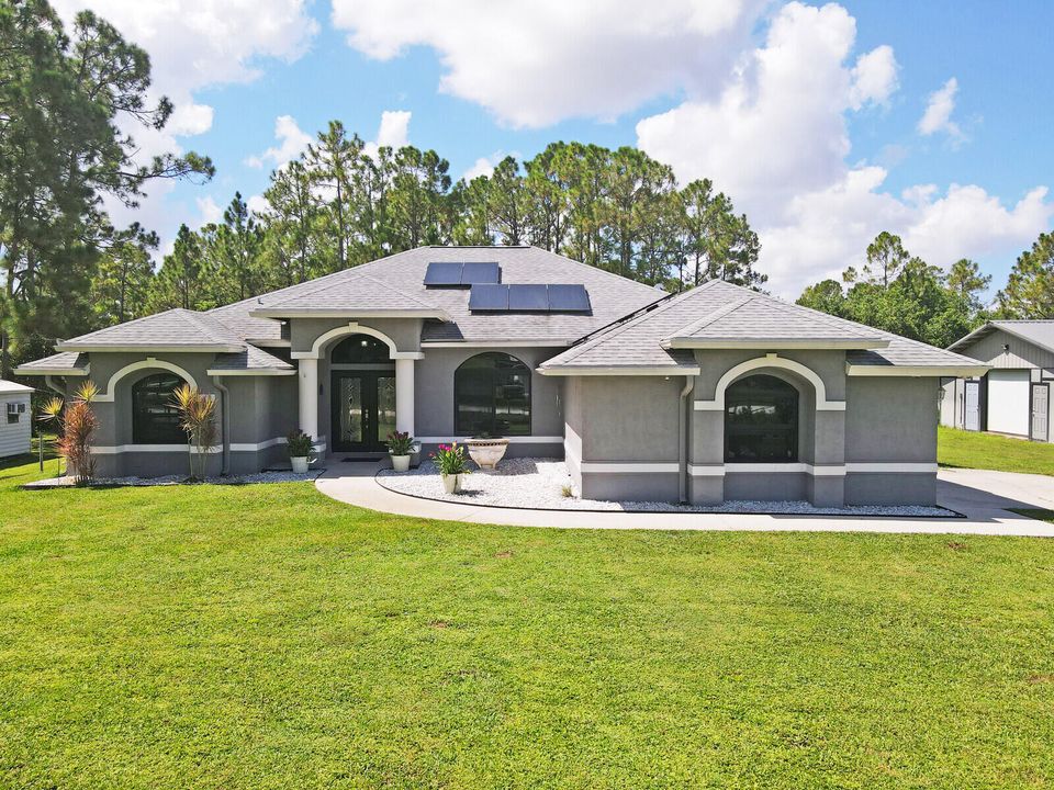 Recently Sold: $699,900 (4 beds, 3 baths, 2165 Square Feet)