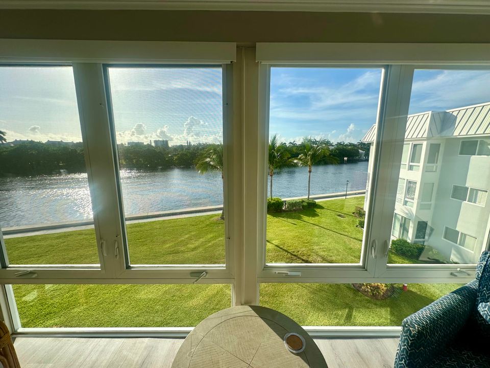 合同活跃: $3,750 (2 贝兹, 2 浴室, 1200 平方英尺)