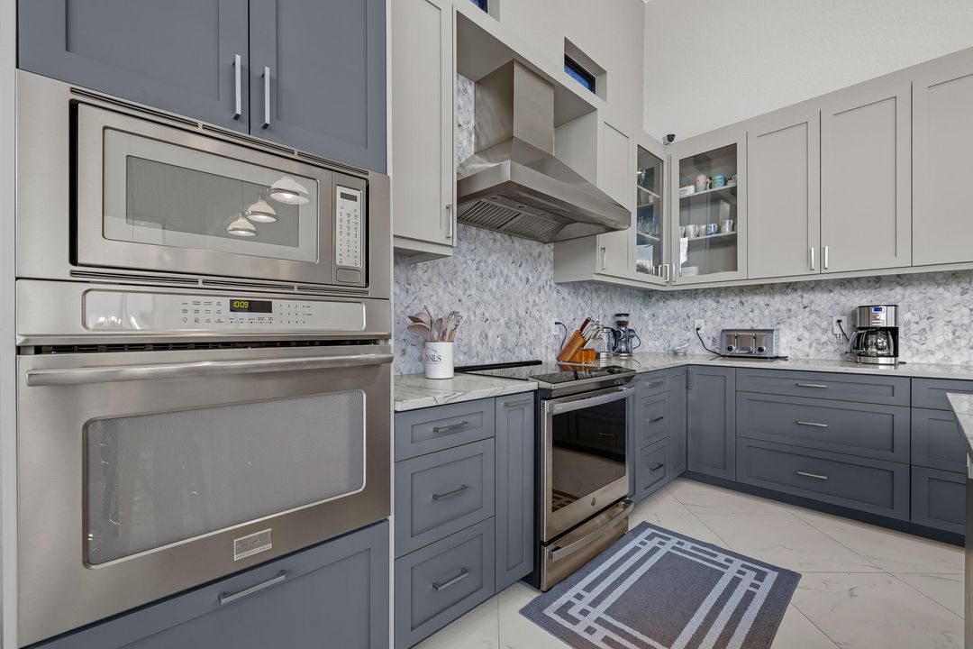 For Sale: $1,789,900 (5 beds, 4 baths, 3850 Square Feet)