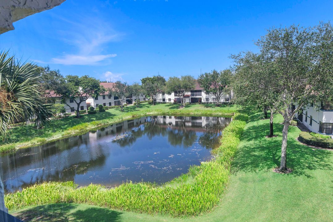 合同活跃: $230,000 (3 贝兹, 2 浴室, 1447 平方英尺)