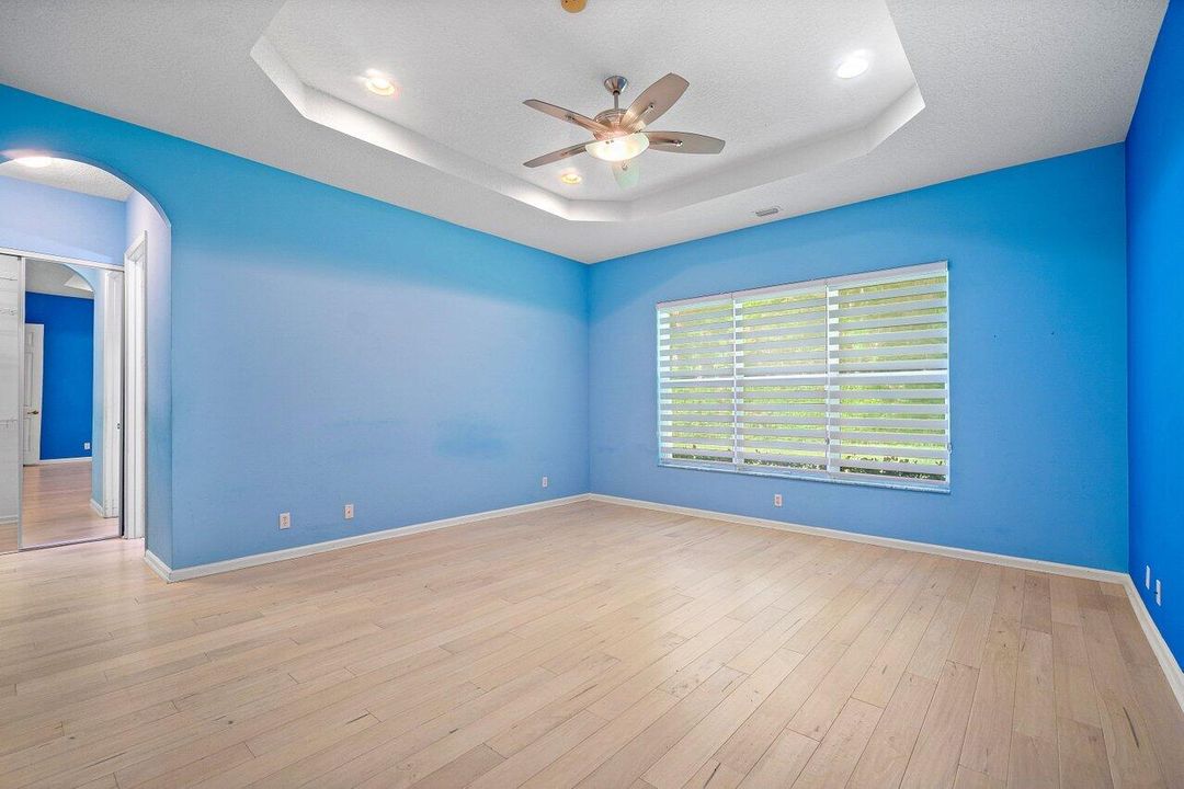 Activo con contrato: $695,000 (5 camas, 3 baños, 2807 Pies cuadrados)