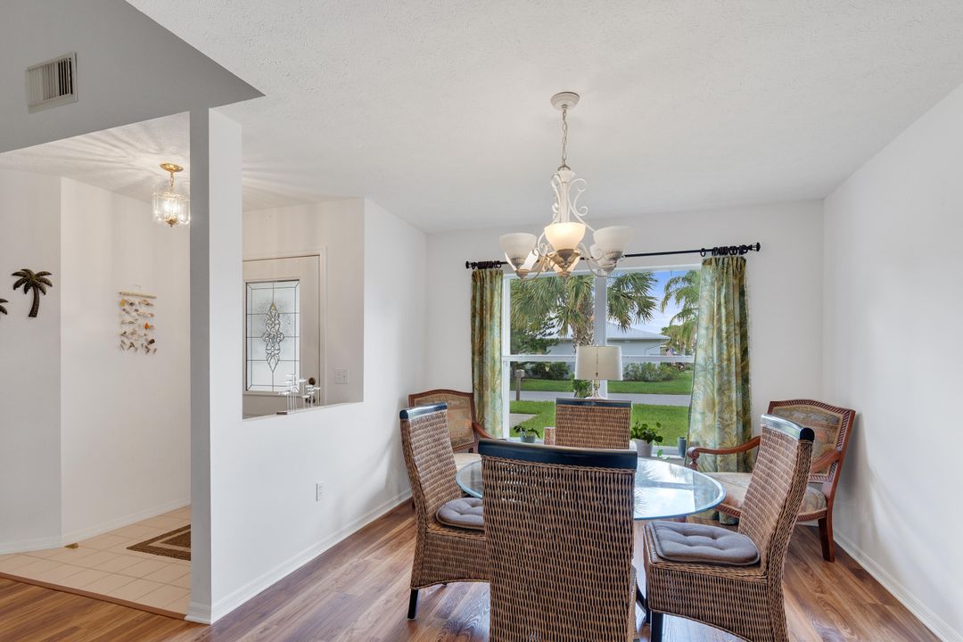 待售: $165,000 (2 贝兹, 2 浴室, 1420 平方英尺)