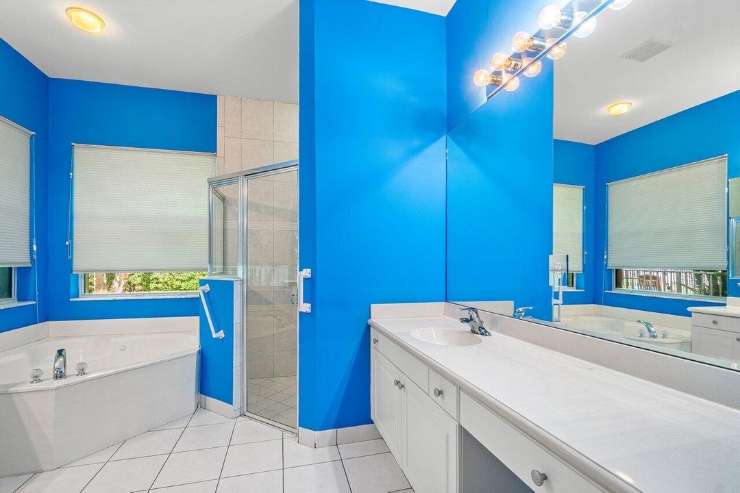 Activo con contrato: $695,000 (5 camas, 3 baños, 2807 Pies cuadrados)