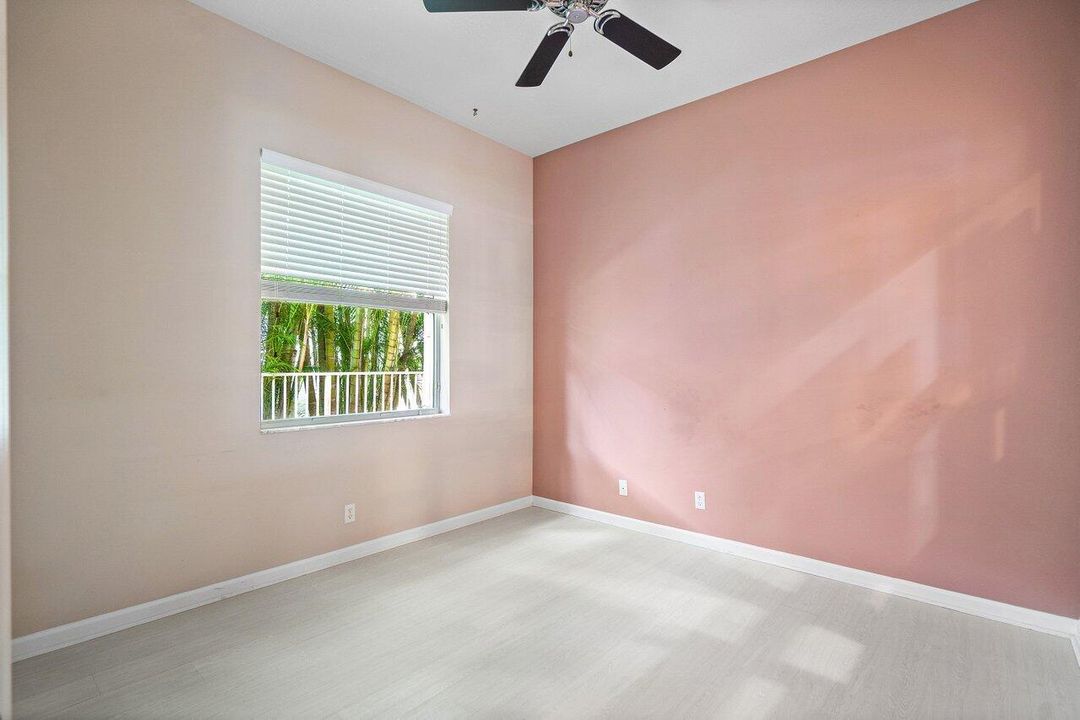 Activo con contrato: $695,000 (5 camas, 3 baños, 2807 Pies cuadrados)