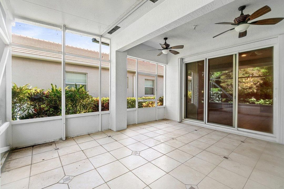 Activo con contrato: $695,000 (5 camas, 3 baños, 2807 Pies cuadrados)