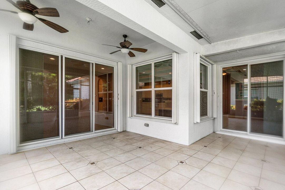 Activo con contrato: $695,000 (5 camas, 3 baños, 2807 Pies cuadrados)