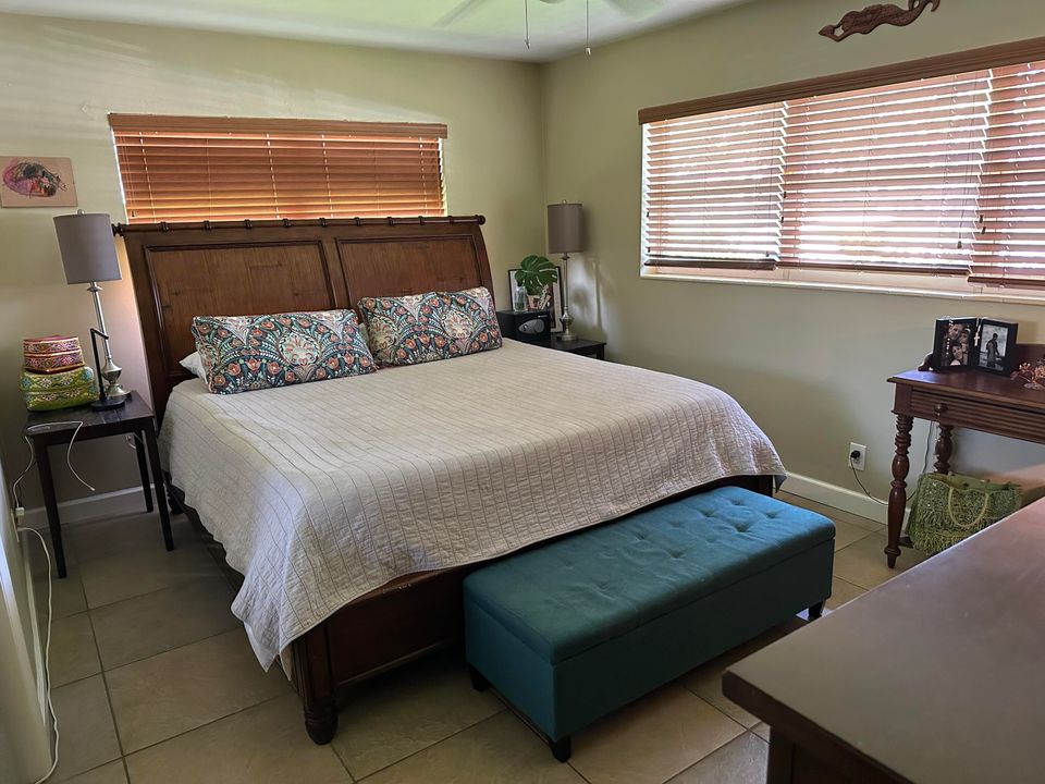 合同活跃: $1,400,000 (3 贝兹, 2 浴室, 1664 平方英尺)