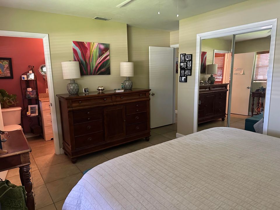 合同活跃: $1,400,000 (3 贝兹, 2 浴室, 1664 平方英尺)