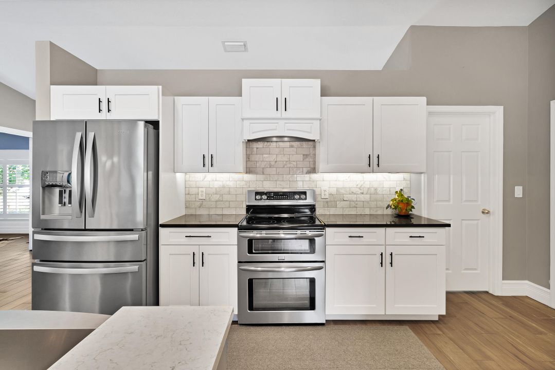 合同活跃: $544,900 (3 贝兹, 2 浴室, 2020 平方英尺)