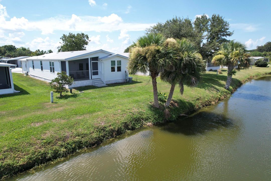 For Sale: $327,000 (3 beds, 2 baths, 1421 Square Feet)
